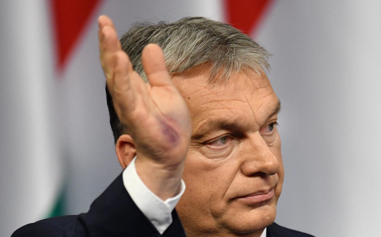 Szerdán dönt Orbán a kijárási korlátozásról, félmilliós támogatást kapnak az egészségügyi dolgozók