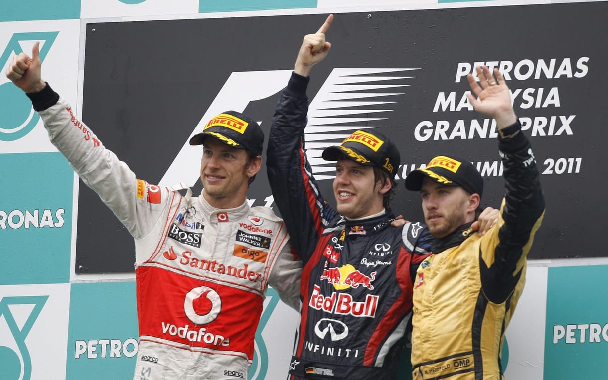 Vettel győzött Malajziában, Schumacher pontot szerzett