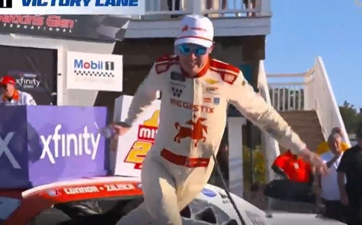 Akkorát ünnepelt a friss Nascar-győztes, hogy nézni is fájdalmas – videó