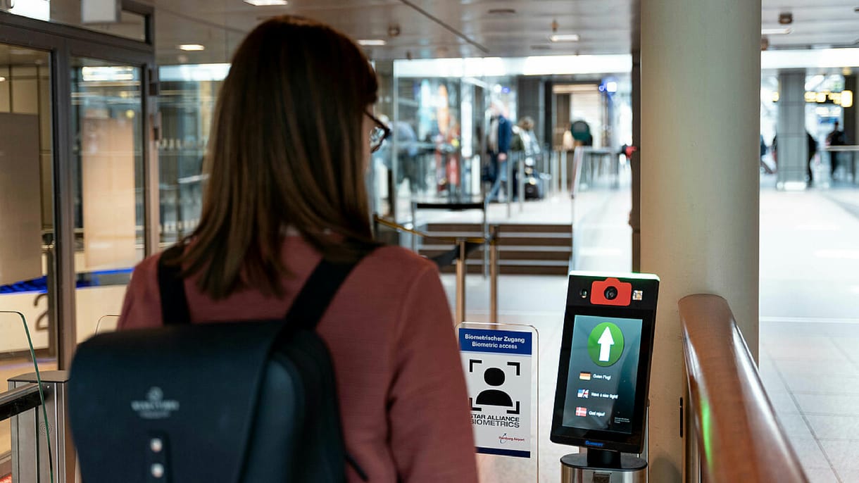 Van már olyan európai repülőtér, amelyen végig lehet menni beszállókártya nélkül