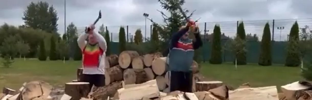 Lukasenka már fát vág a fagyoskodó európaiak megsegítéséért