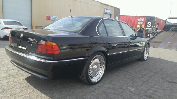 Eladó a BMW, amiben agyonlőtték Tupacet