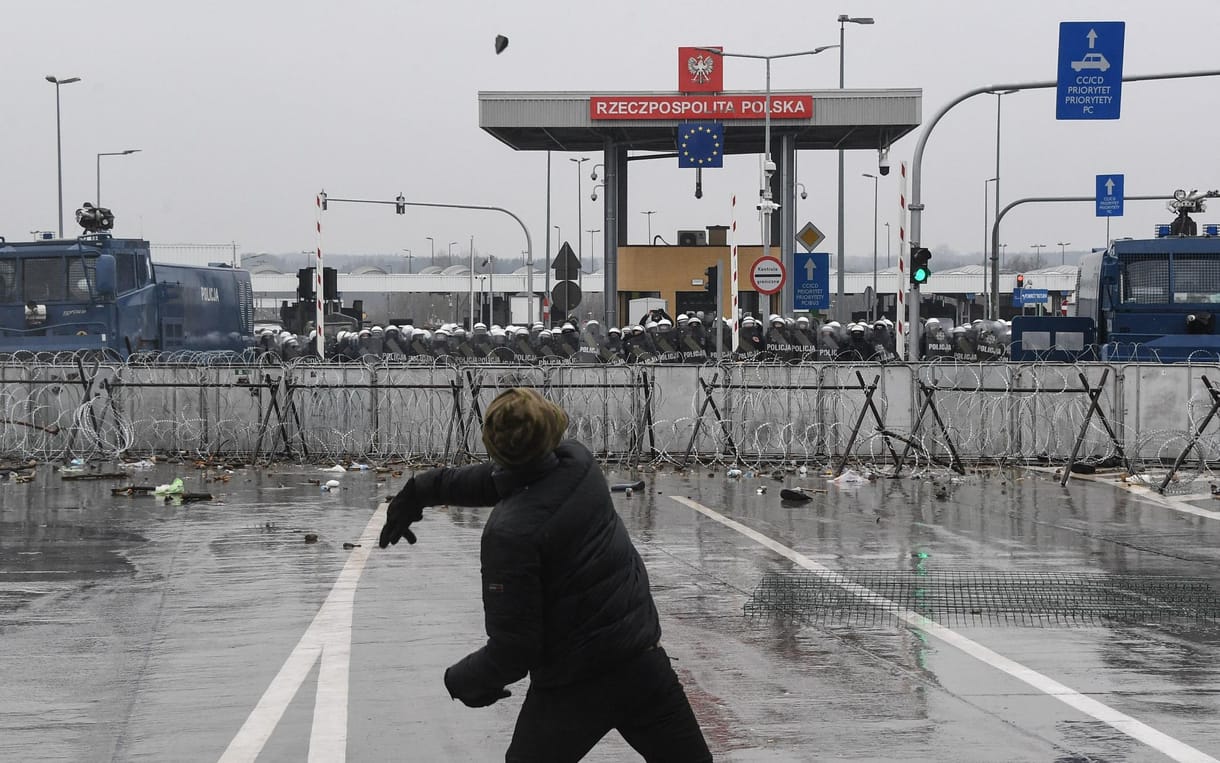 Lengyel miniszterelnök: Fegyveres konfliktus fenyeget az EU keleti határain
