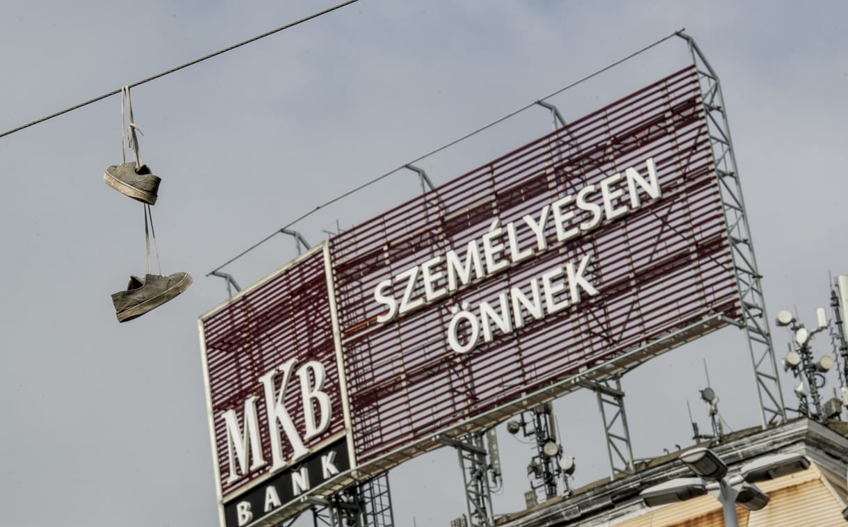 Több mint harmadával olcsóbbak lennének a bankok, ha nem lenne tranzakciós illeték