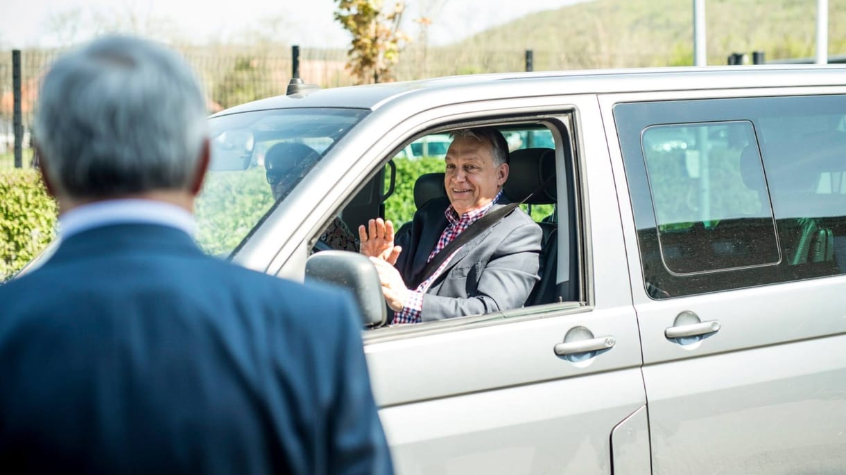 251 ezer forintot spórolt össze Orbán tavaly