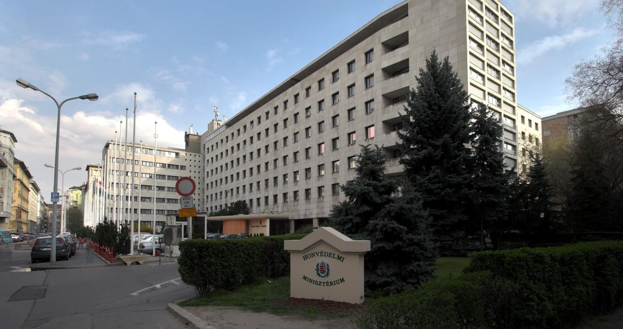 Az energiaügyi miniszter által felmentett Kutnyánszky Zsolt a Honvédelmi Minisztérium államtitkára lett