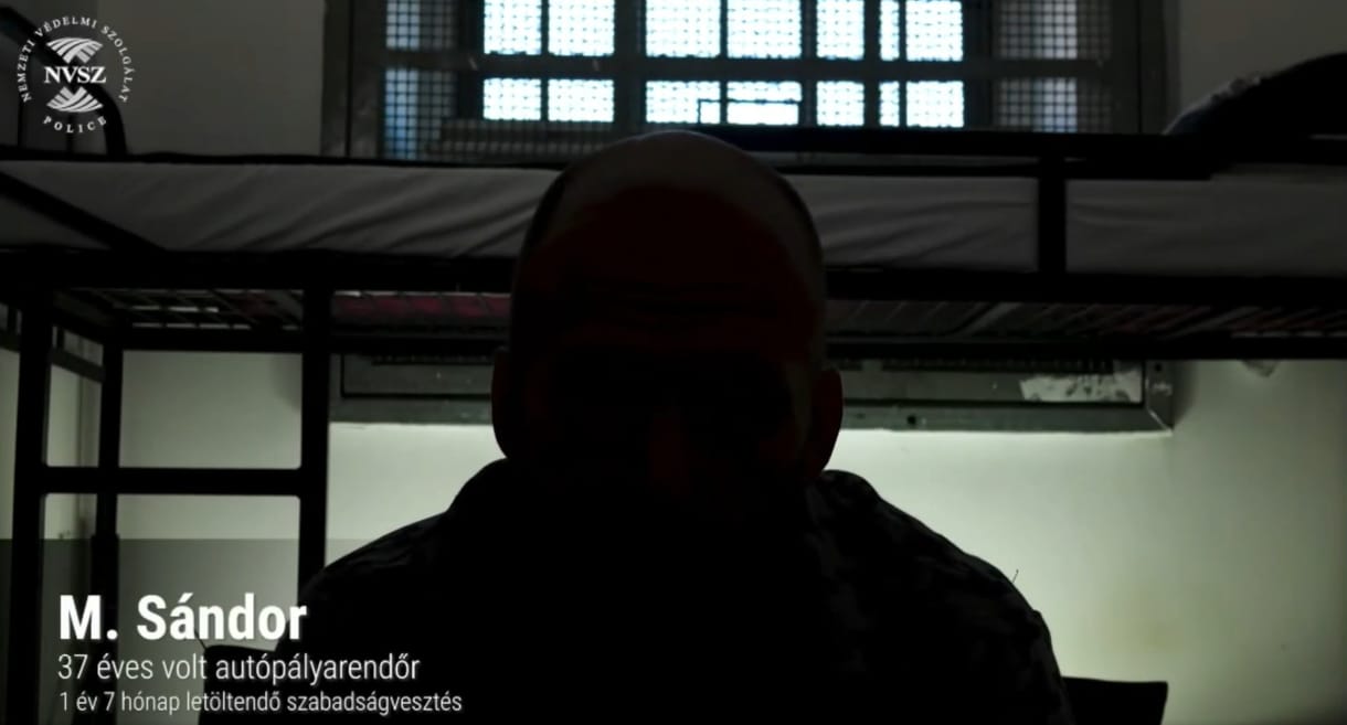 Sírva üzent a kollégáinak egy korrupcióért elítélt volt rendőr – videó