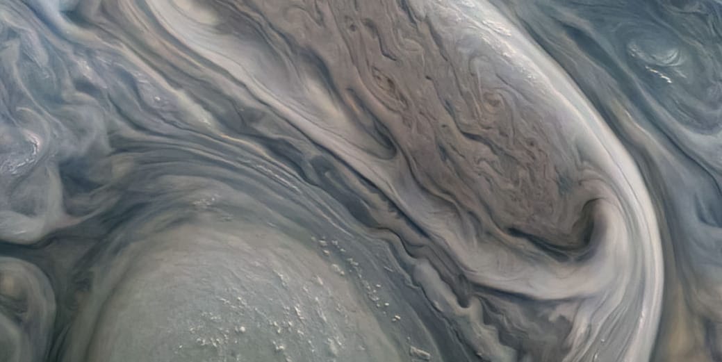 Találtak valamit a Jupiter légkörében: 4828 km széles és 515 km/h-val halad