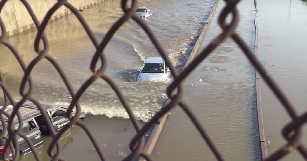Terepjárókat megszégyenítő mutatványt hajtott végre ez a Toyota Prius – videó