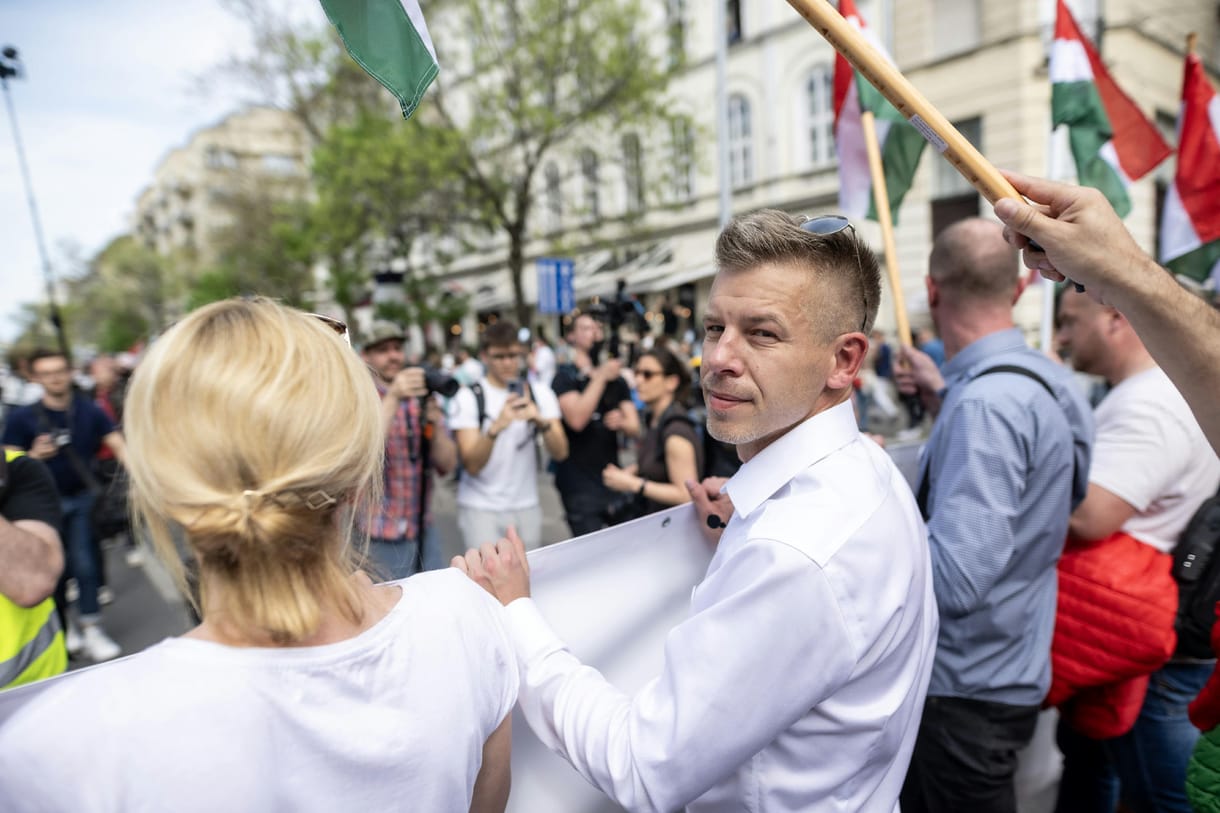 Tóka Gábor: Magyar Péter személyes hitelességét, varázsát Rogán Antal teremti meg