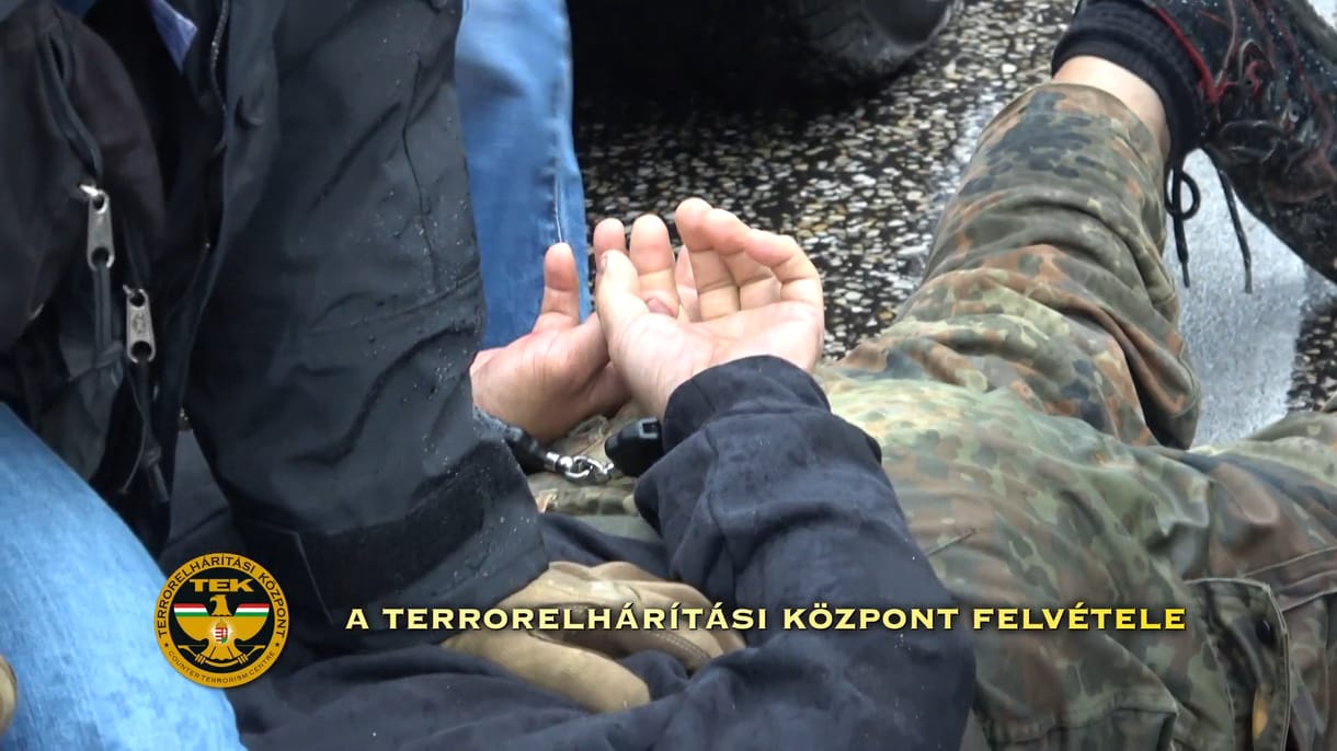 „Ha ölnek, öljenek szépen” – őrizetben a „Magyarok Felelős Nemzeti Kormánya”