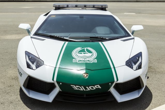 113 millió forintos kocsival járőröznek Dubajban a rendőrök