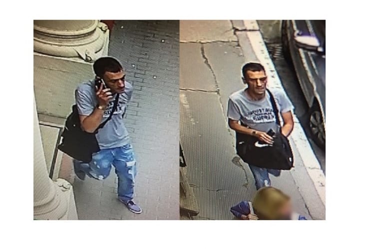 Besétált az utcáról a tanári szobába és ellopott egy táskát
