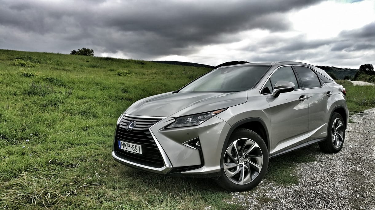Földre szállt hibrid űrhajó - Lexus RX450h teszt