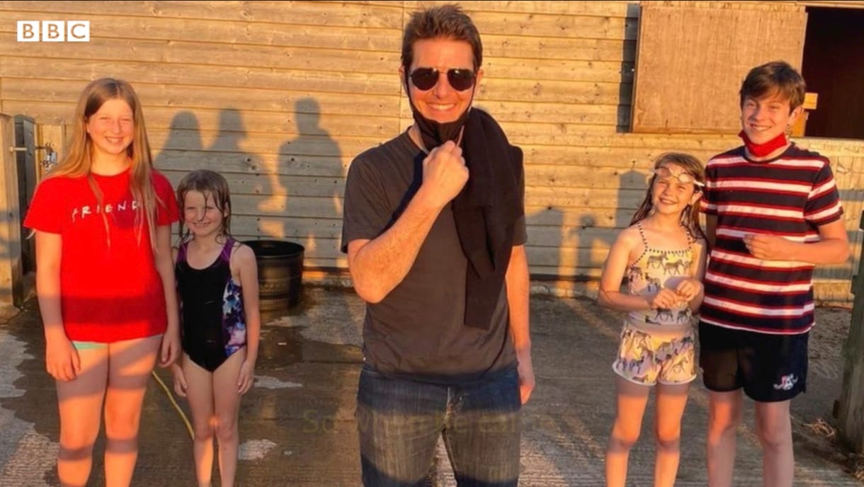 Tom Cruise itt van a hátsó kertemben, őrület!