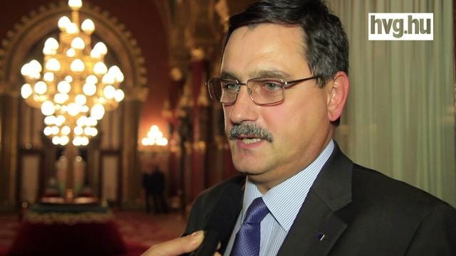 Videó: Oligarchák Magyarországon? Kérem a következő kérdést!