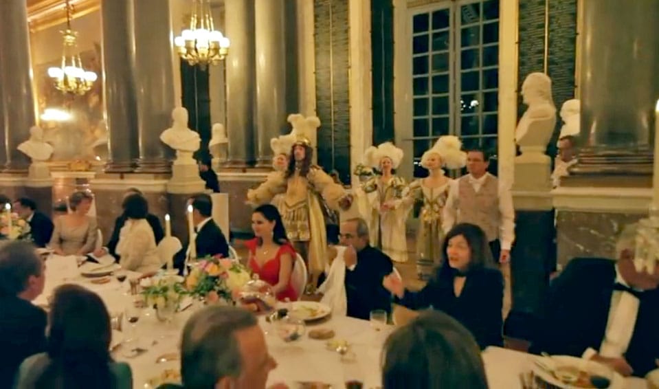 Ilyen volt a Renault–Nissan bukott vezérének egyik extravagáns versailles-i partija – videó