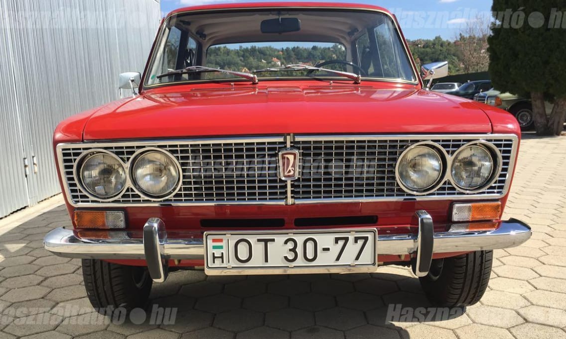 A legdrágább hazai Lada és a legolcsóbb magyar Rolls-Royce - vajon melyik kerül többe?