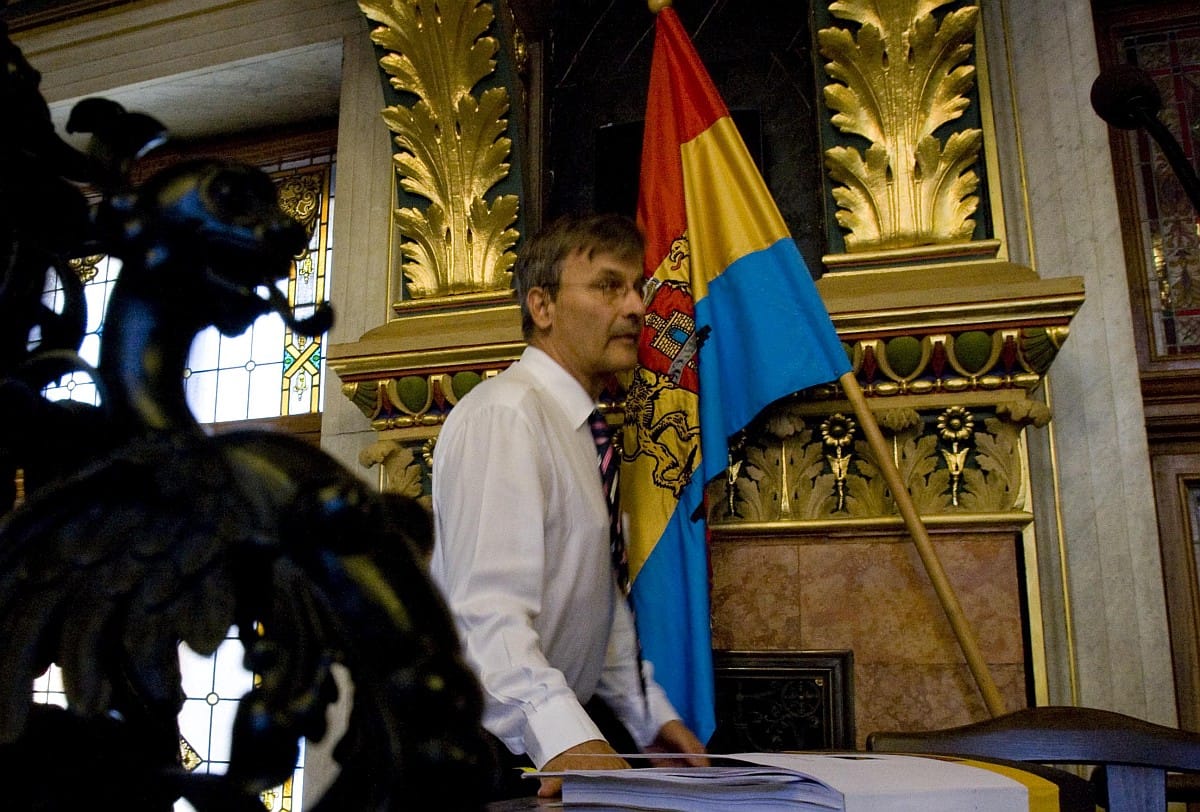 Dilettantizmus a budapesti zászlócsere