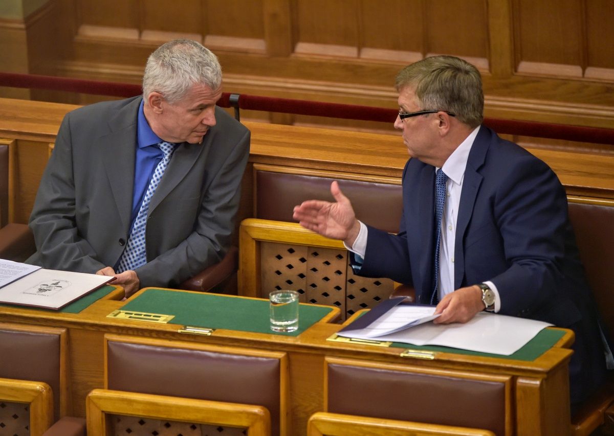 Polt Péter lemásolta Matolcsy válaszát lakástakarék-ügyben