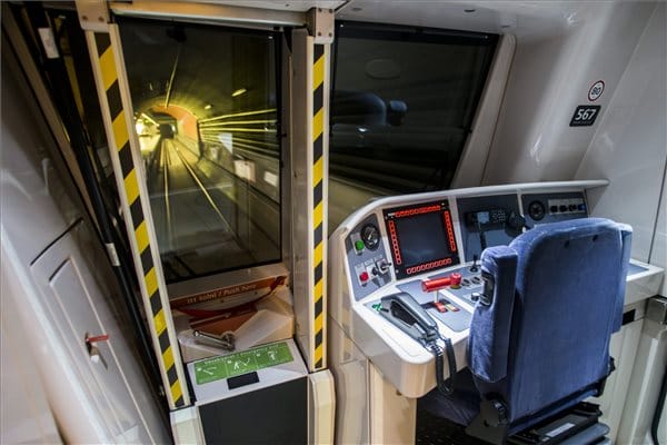 Fotó: Mostantól hiába keresi a 4-es metrón a vezetőt