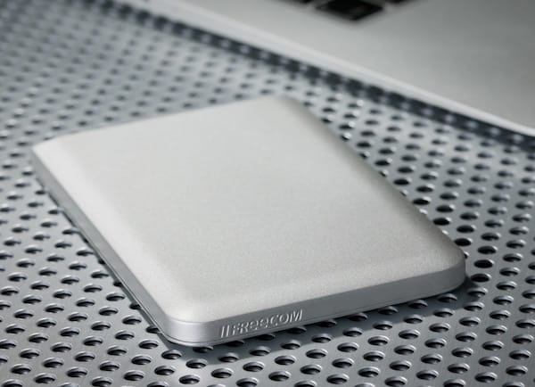 Kis méretű, Thunderbolt-támogatással rendelkező külső merevlemez a Freecomtól