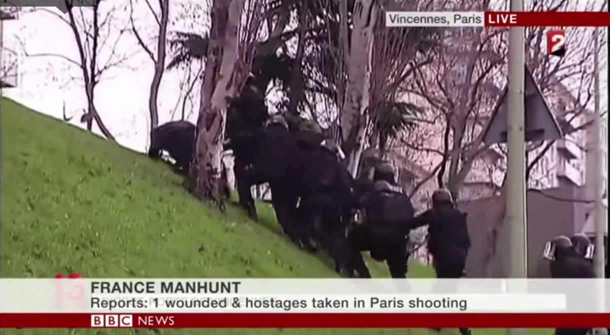 Videó: egészen váratlan akadályba botlottak a francia terrorelhárítók