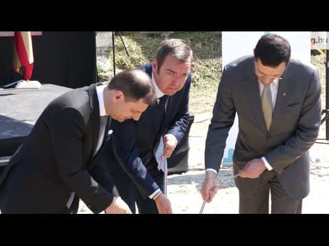 Videó: így húztuk fel Fekete Györgyöt – alapkőletétel háttérhatalommal