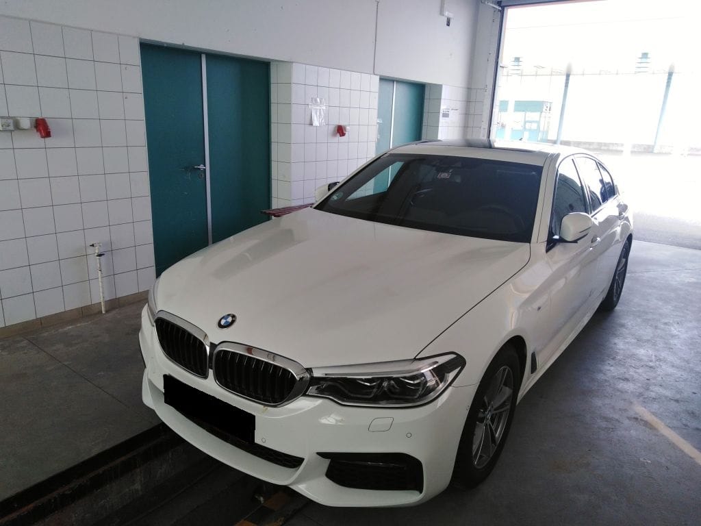 Koszovóba tartott ez a majdnem vadonatúj, de lopott 5-ös BMW