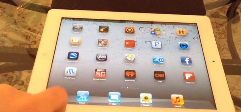 iPad 2 hackelés az Apple Smart Cover fedelével: bárki bejuthat a PIN kód ismerete nélkül [videó]