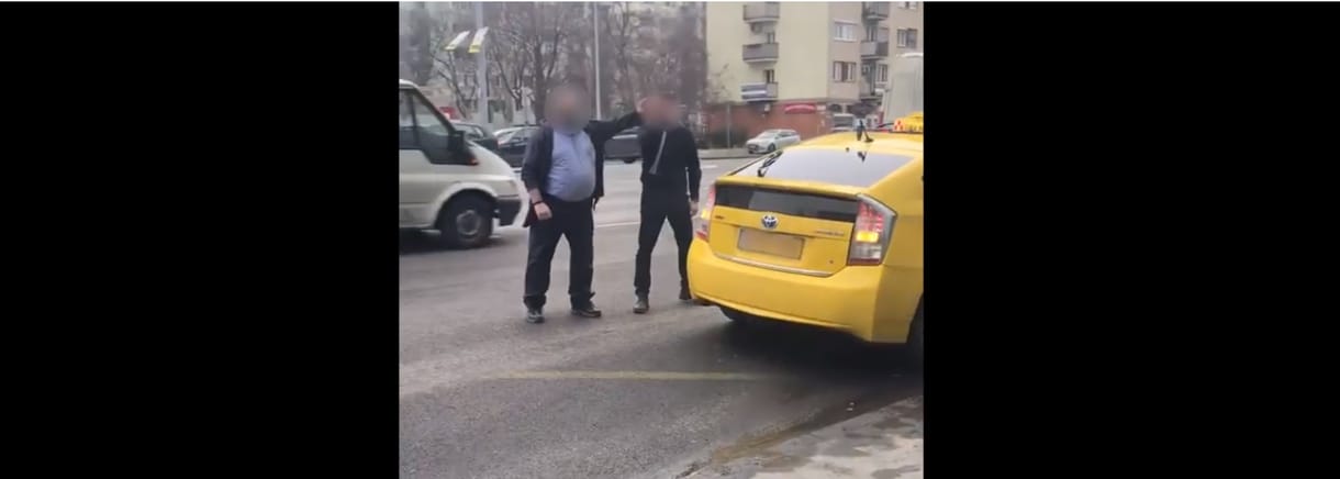 Gyanúsított lett az egymással pofozkodó taxis és buszsofőr