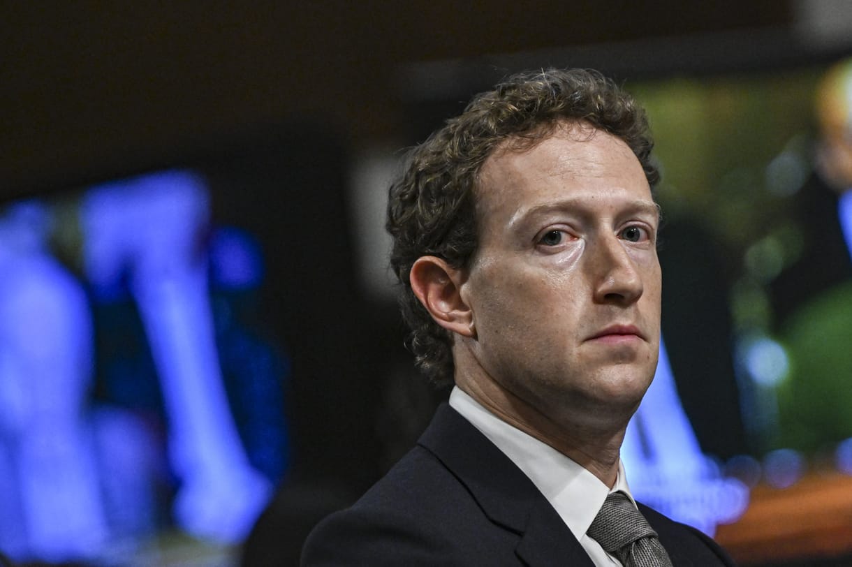 Zuckerberg szerint a Fehér Ház nyomására cenzúráztak egyes tartalmakat a Facebookon a koronavírus-járvány idején