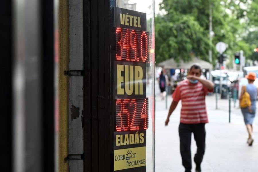 Devizában eladósodni nem tragédia, az állami pénzszórás sokkal nagyobb baj