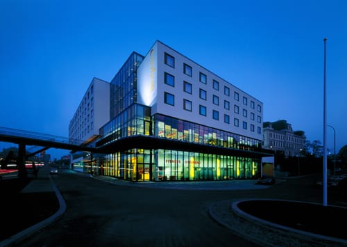 Üzleti ötlet: bedőlt irodaházból szálloda 