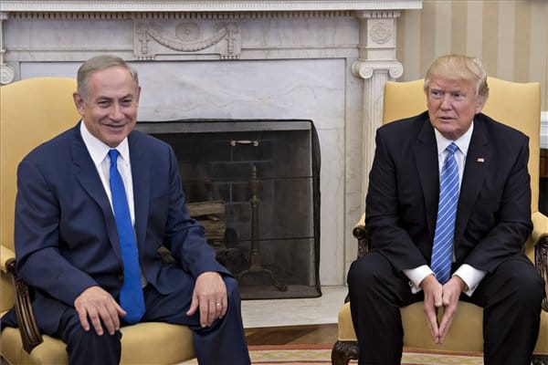 Trump feladja az egyedüli lehetséges béketervet?
