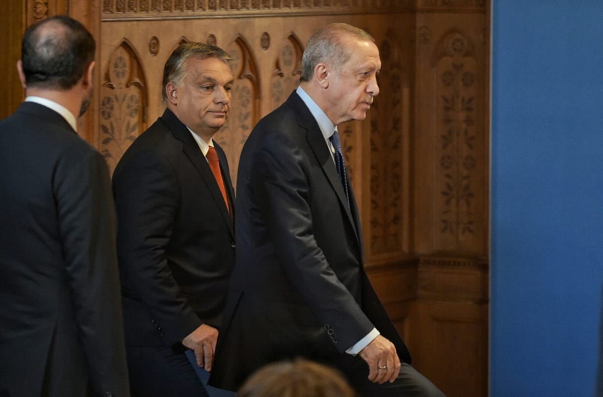 A magyarok nem nagyon örülnek, hogy Orbán Erdogannal akar kapcsolatot építeni
