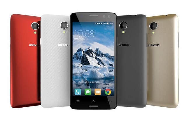 Itt a telefon, amelyen térben (is) láthatók a képek