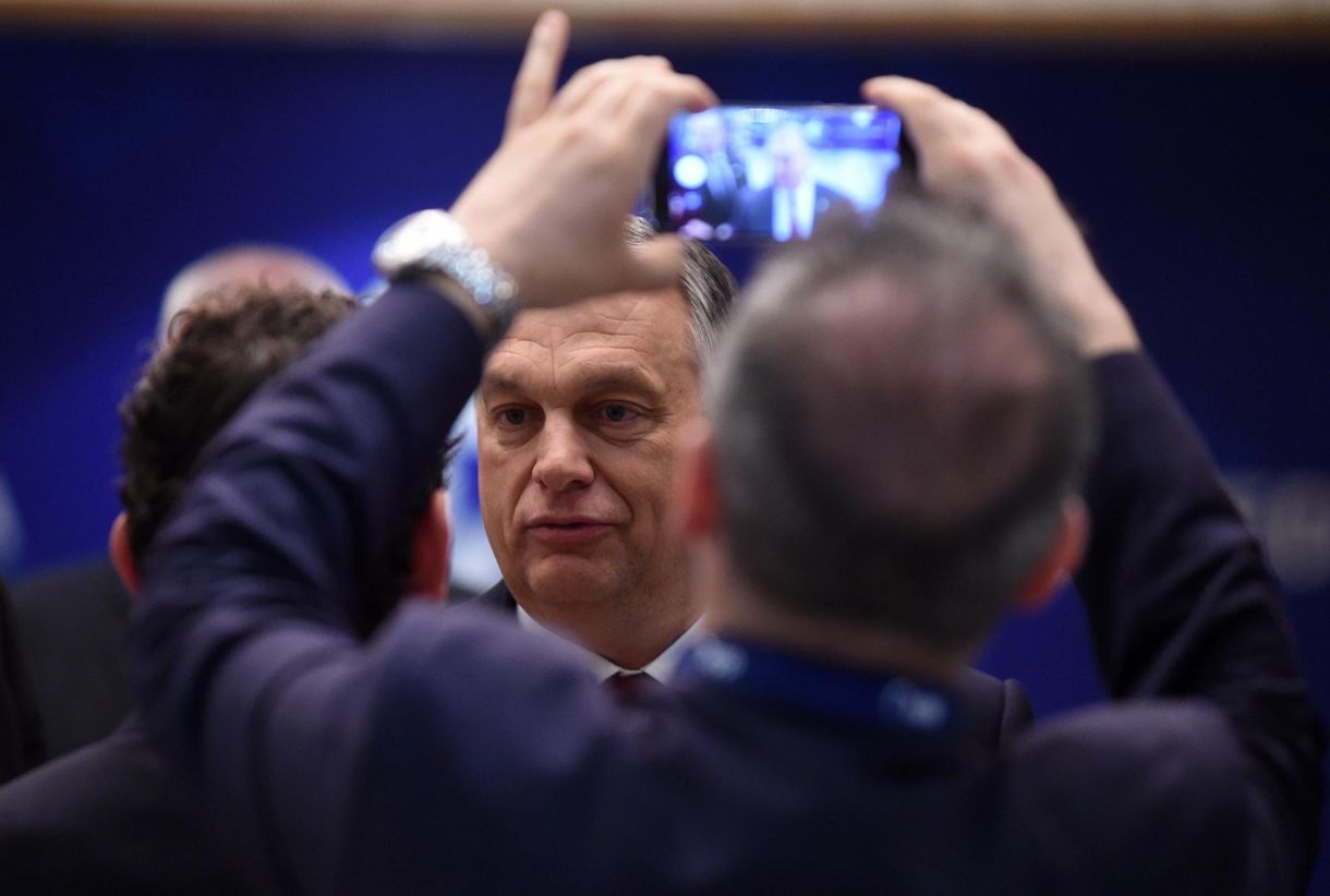 Sűrű a programja Orbánnak Szófiában, de Berlusconira mindig szakít időt