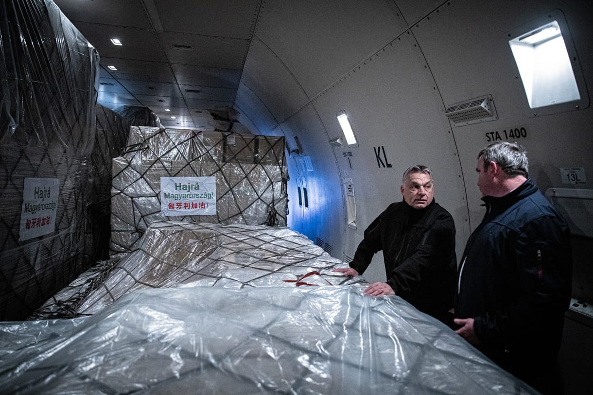 Udvari beszerzők szakíthattak nagyot a lélegeztetőgépes gigabiznisz 300 milliárdjából