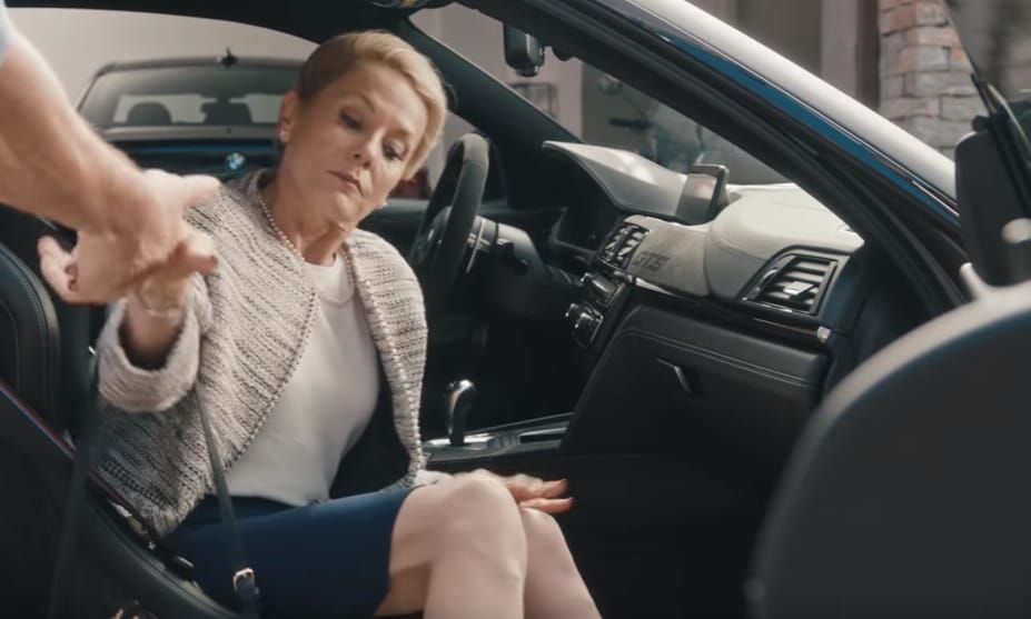 Videó: Ezt a BMW-t nem városi araszolásra találták ki