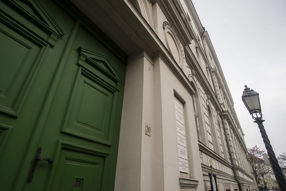 Költözik a kormány, még 600 millió tervezésre