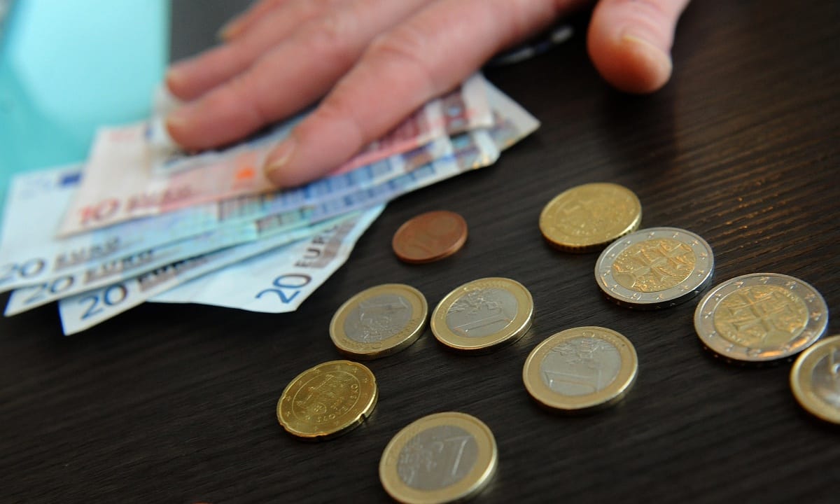 Tíz év alatt sikerült egyre távolabb sodródni az euró bevezetésétől