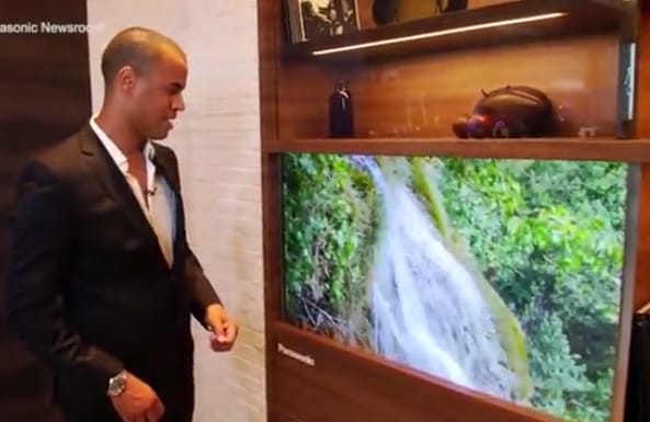 Nem vicc: láthatatlan televízióval rukkolt ki a Panasonic