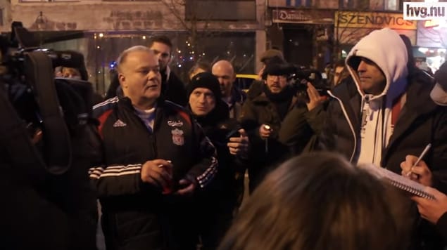Videó: Bohózatba fulladt a taxisok tüntetése