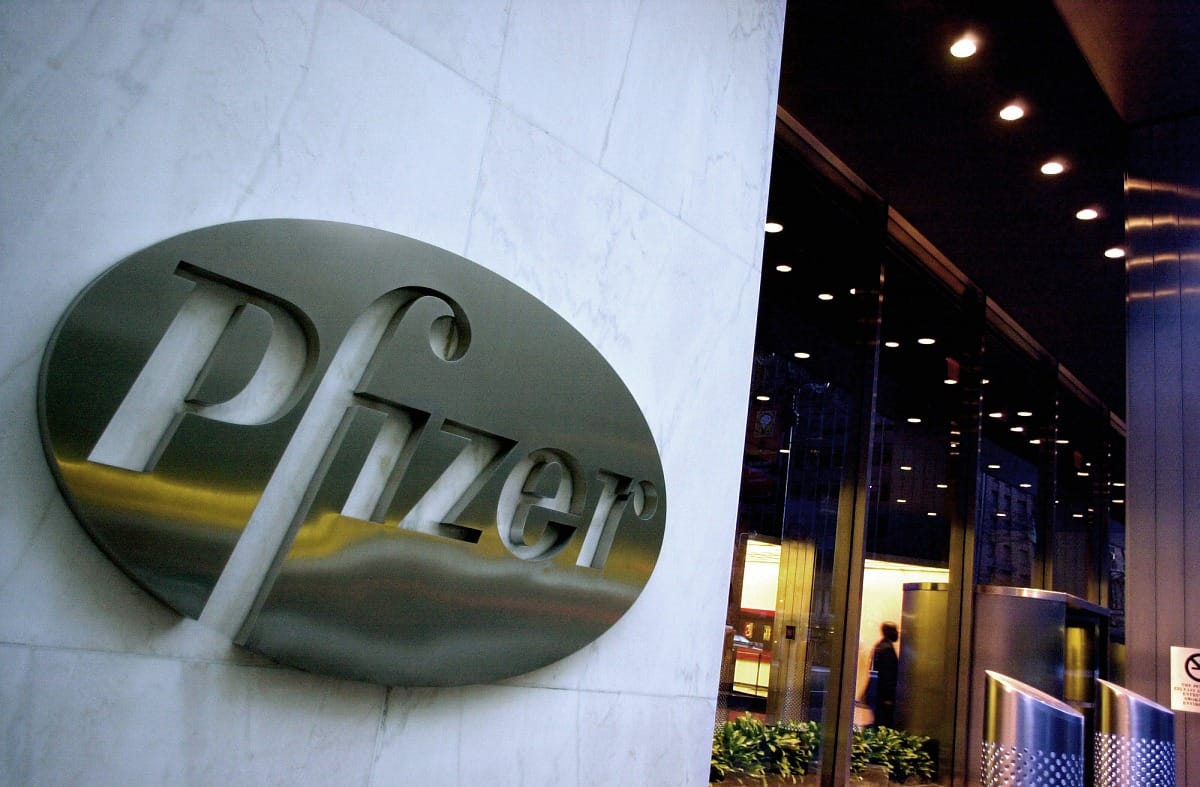 Hallgat róla a kormány, veszünk-e vakcinát a Pfizertől