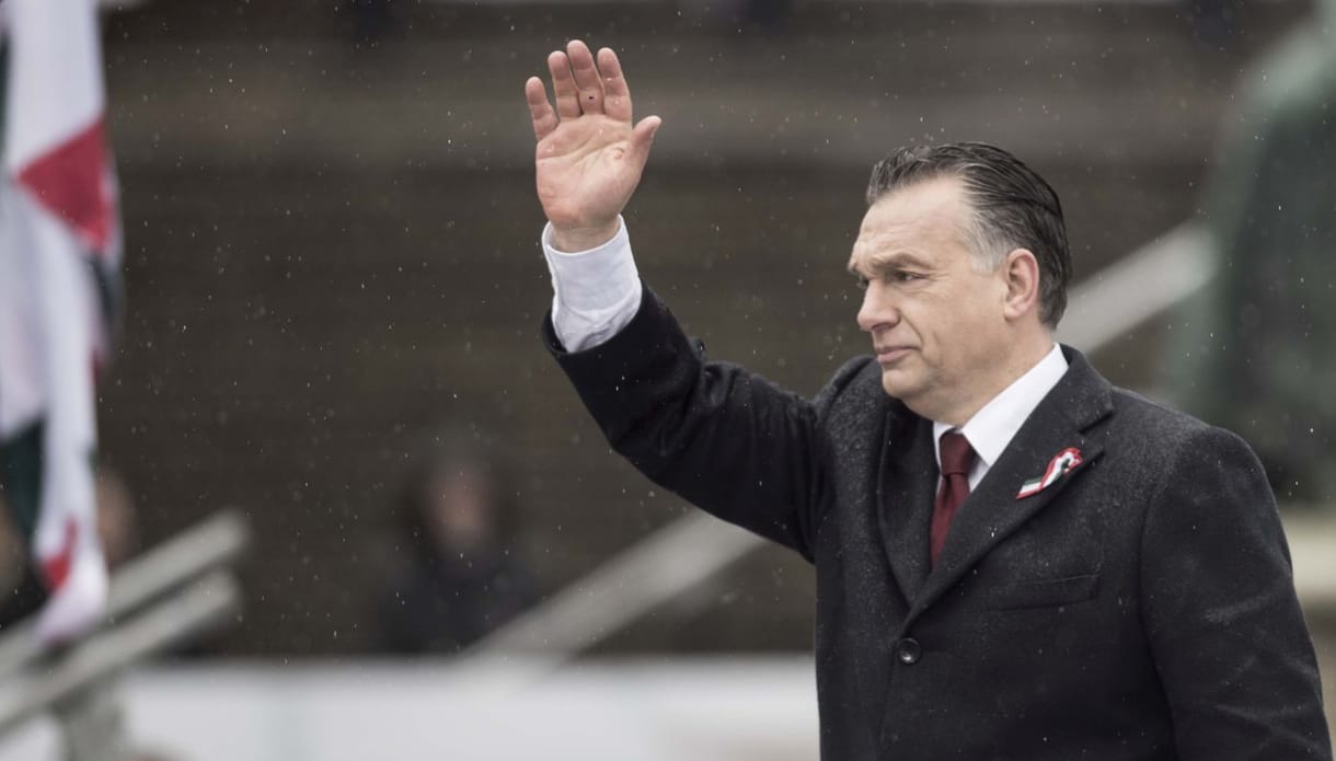 Ez nem demokrácia, de Orbánnak kellenek a választások