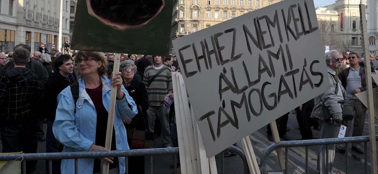 Millió trükkje van a kormánynak a pénzszerzésre, de jóléti célokra nemigen költ
