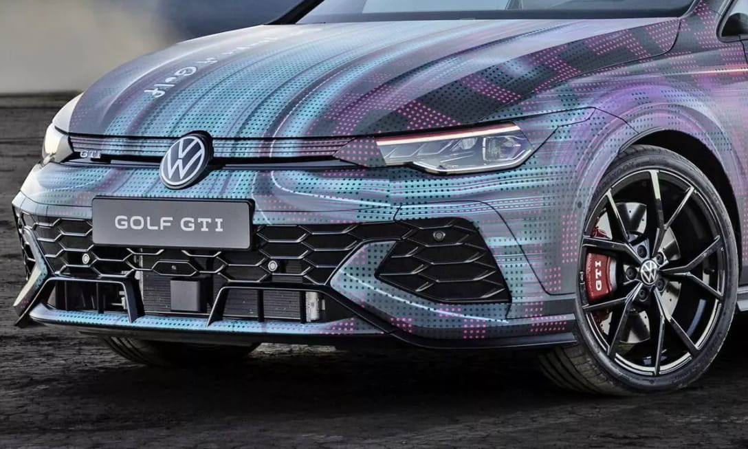 A VW tovább feszíti a húrt, íme a rekord erős legújabb Golf GTI