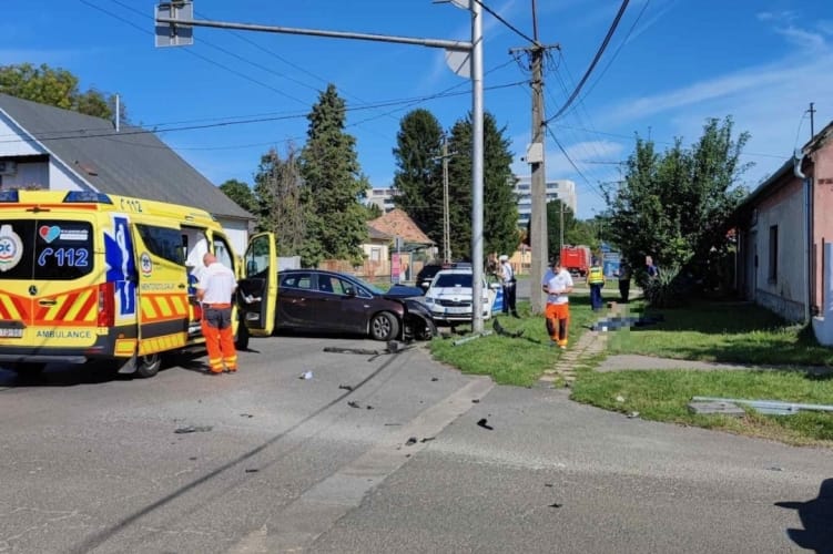 Buszmegállóban gázoltak halálra egy 88 éves férfit Dombóváron
