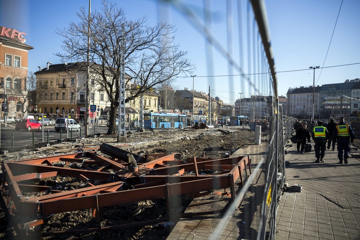 Titkolják, mire megy el 5,3 milliárd a Széll Kálmán téren